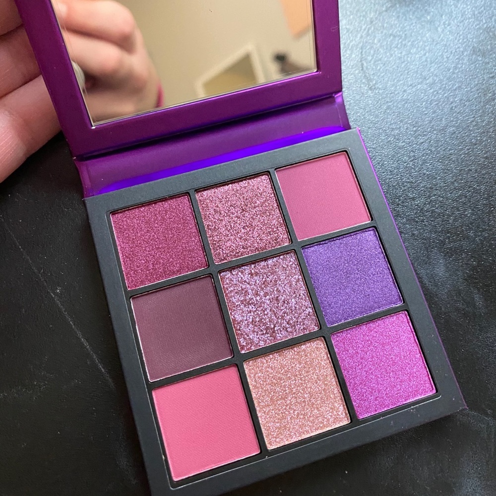 Hugs beauty eyeshadow